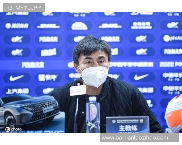 李玮锋的足球传奇之路:从绿茵场上的英雄到教练生涯的蜕变 李玮锋的足球传奇之路:从绿茵场上的英雄到教练生涯的蜕变