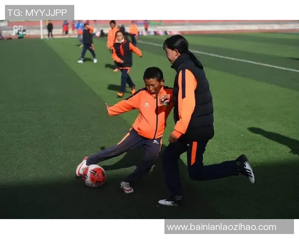 足球兵兵：探索足球背后的故事与激情，感受运动带来的团结与梦想