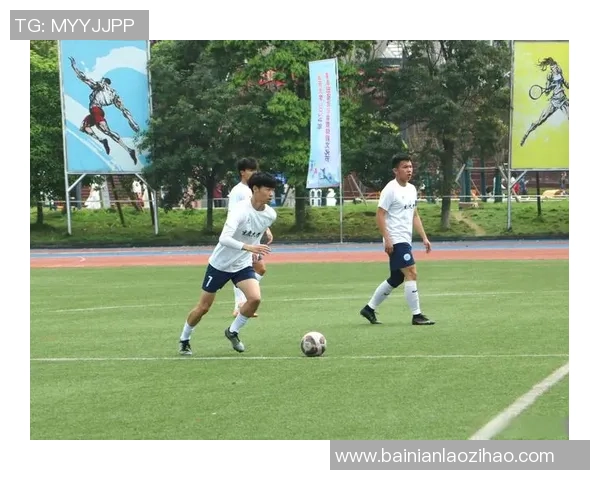 足球比赛中每队上场人数及替补规则详解与解析 足球比赛中每队上场人数及替补规则详解与解析